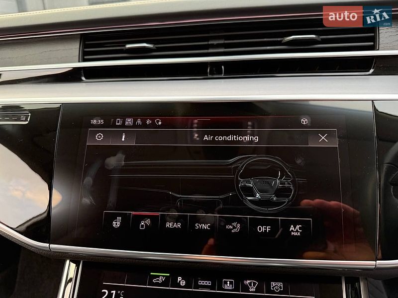 Седан Audi A8 2023 в Києві