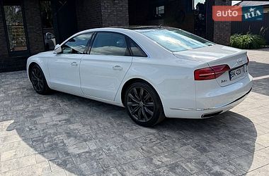 Седан Audi A8 2015 в Луцке
