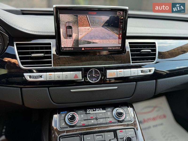 Седан Audi A8 2015 в Луцке