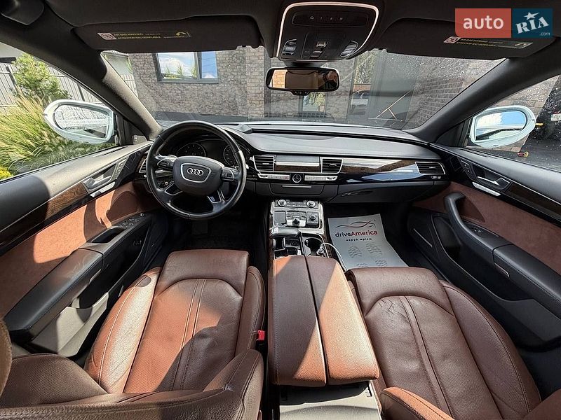 Седан Audi A8 2015 в Луцьку