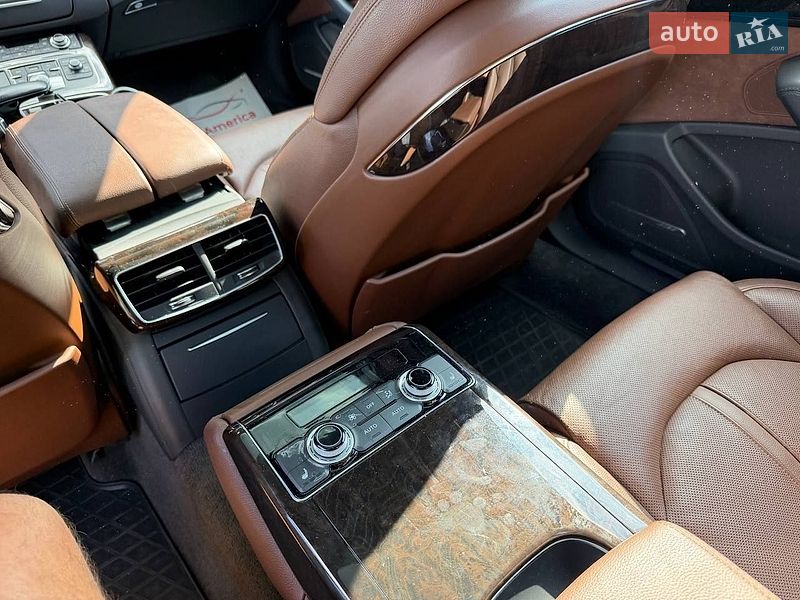 Седан Audi A8 2015 в Луцьку