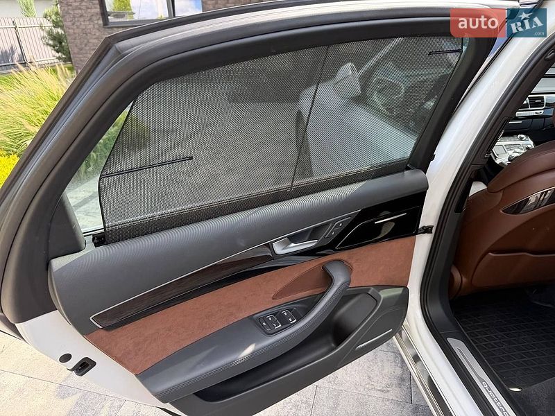 Седан Audi A8 2015 в Луцке