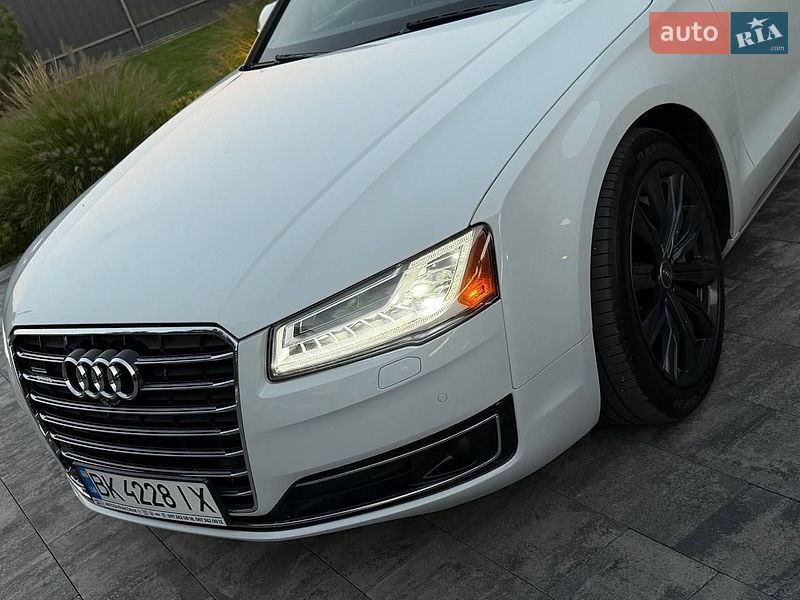 Седан Audi A8 2015 в Луцьку