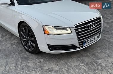 Седан Audi A8 2015 в Луцке