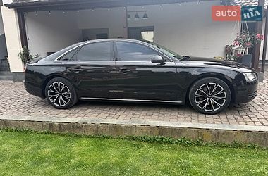 Седан Audi A8 2010 в Мукачево