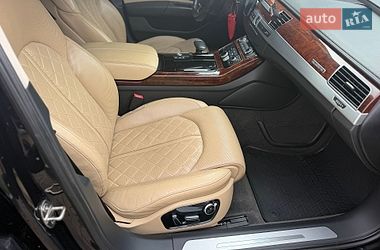 Седан Audi A8 2010 в Мукачево