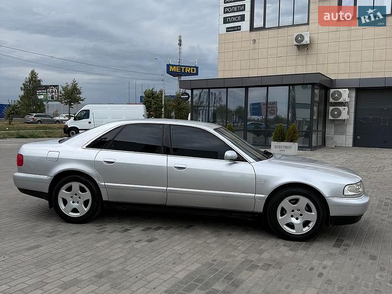 Седан Audi A8 2000 в Ровно