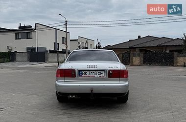 Седан Audi A8 2000 в Ровно