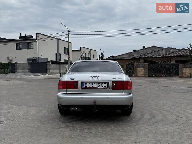 Седан Audi A8 2000 в Ровно