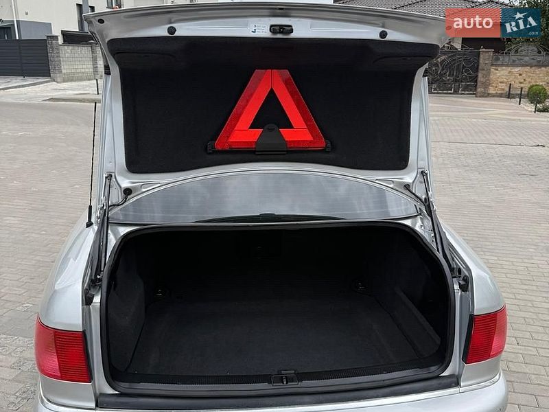 Седан Audi A8 2000 в Ровно