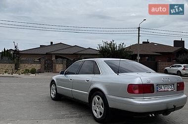 Седан Audi A8 2000 в Ровно