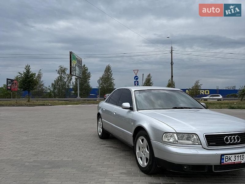 Седан Audi A8 2000 в Ровно