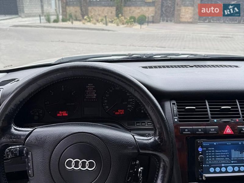 Седан Audi A8 2000 в Ровно