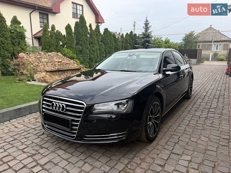 Седан Audi A8 2010 в Мукачево