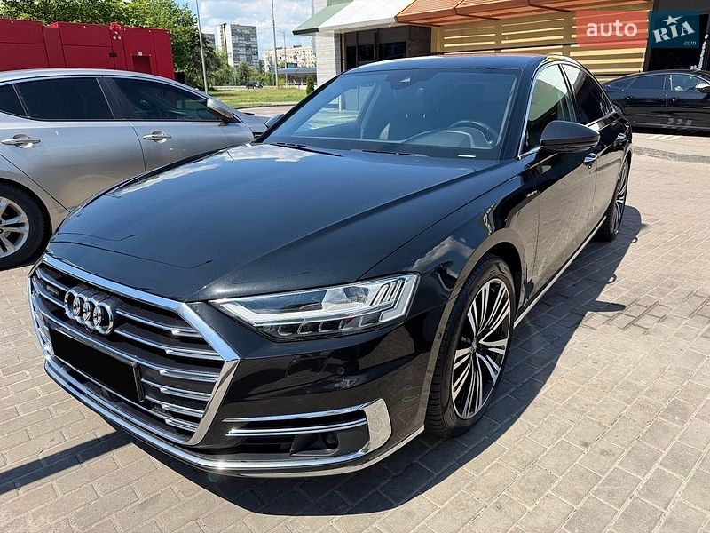 Седан Audi A8 2018 в Киеве