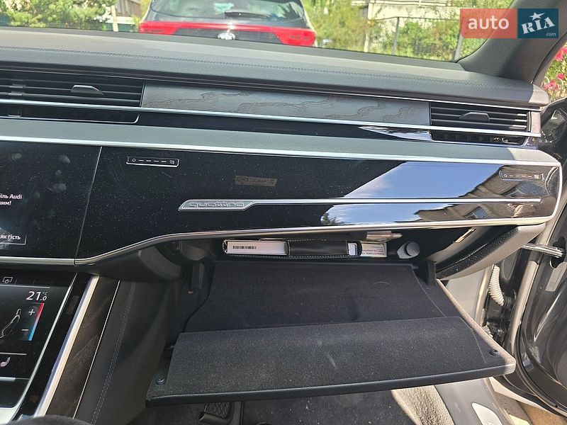 Седан Audi A8 2021 в Києві