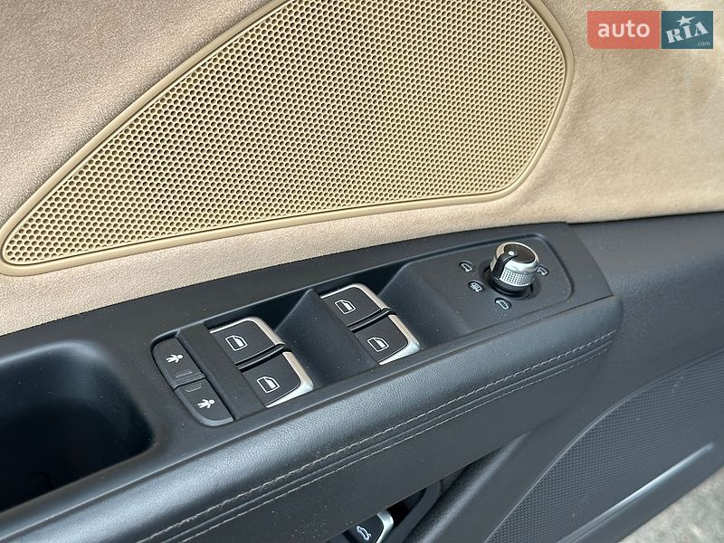 Седан Audi A8 2014 в Киеве
