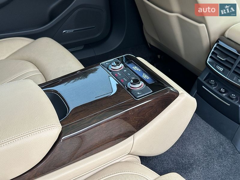 Седан Audi A8 2014 в Киеве