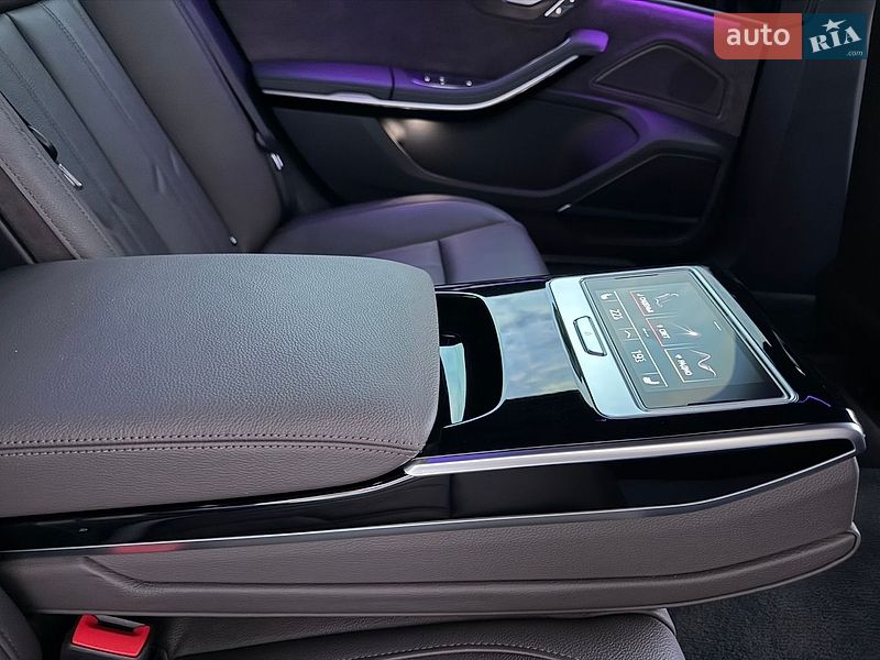 Седан Audi A8 2021 в Києві