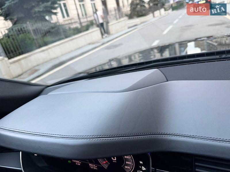 Седан Audi A8 2021 в Києві