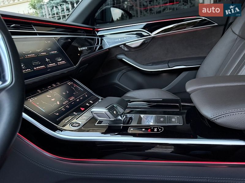 Седан Audi A8 2021 в Києві