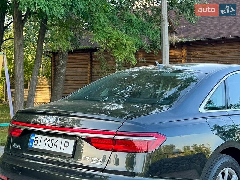 Седан Audi A8 2018 в Дніпрі