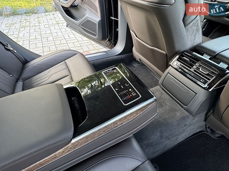 Седан Audi A8 2018 в Дніпрі
