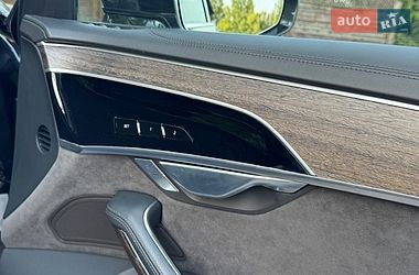 Седан Audi A8 2018 в Дніпрі