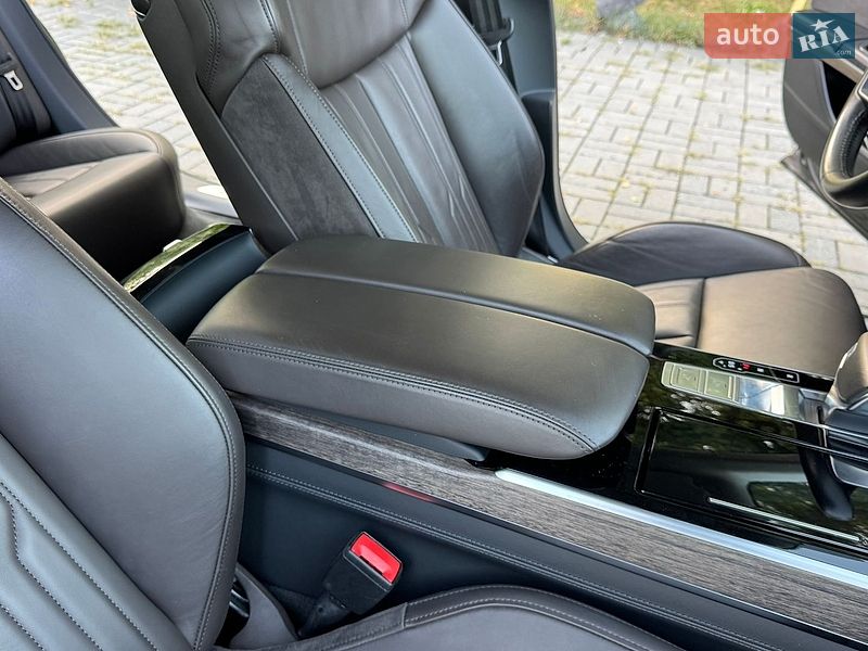 Седан Audi A8 2018 в Дніпрі