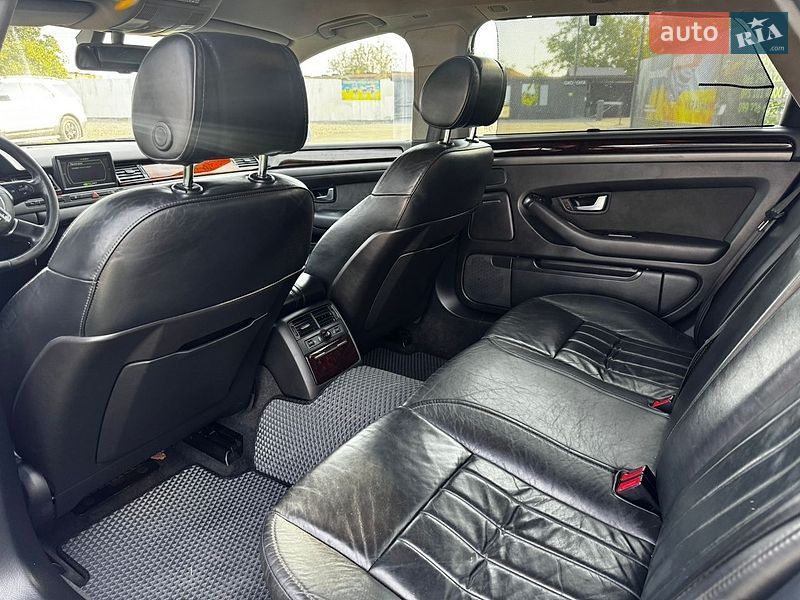 Седан Audi A8 2004 в Первомайську
