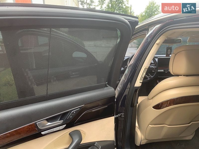 Седан Audi A8 2013 в Каменец-Подольском