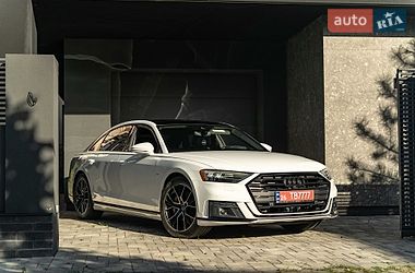 Седан Audi A8 2021 в Черновцах