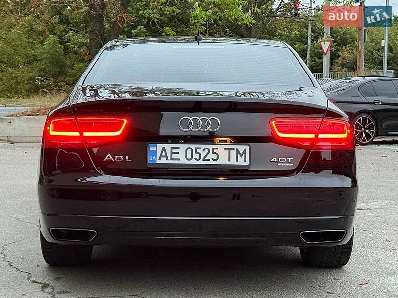 Седан Audi A8 2013 в Днепре