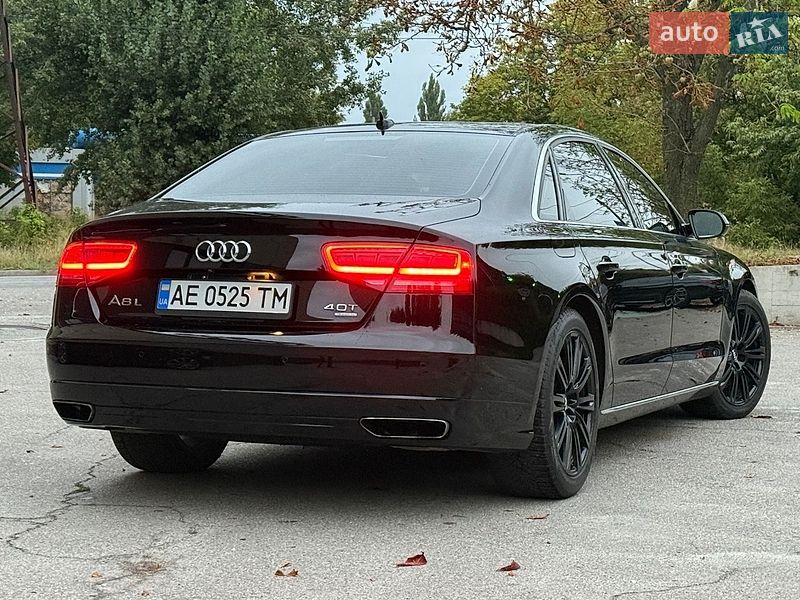 Седан Audi A8 2013 в Днепре