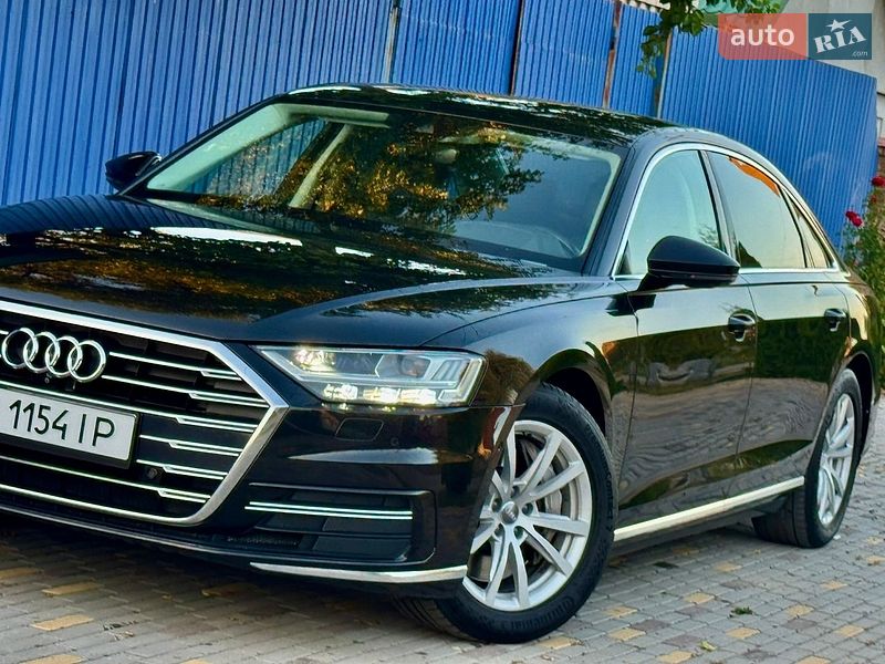 Седан Audi A8 2018 в Дніпрі