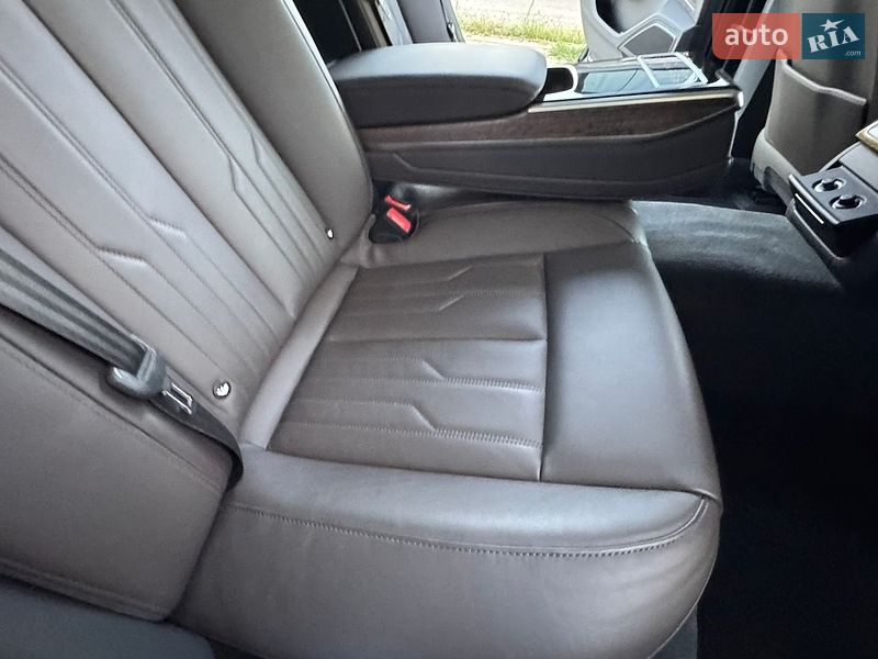 Седан Audi A8 2018 в Дніпрі