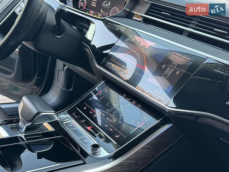 Седан Audi A8 2018 в Дніпрі