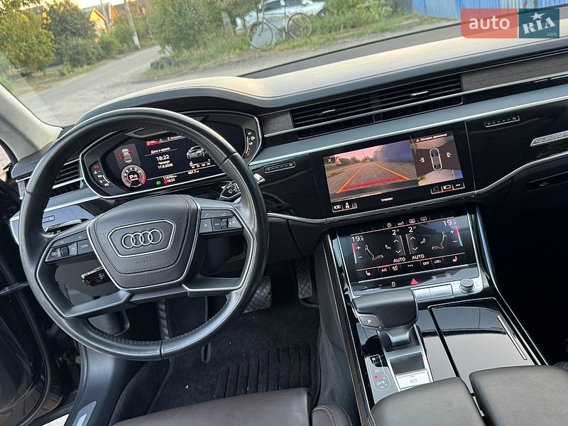 Седан Audi A8 2018 в Дніпрі