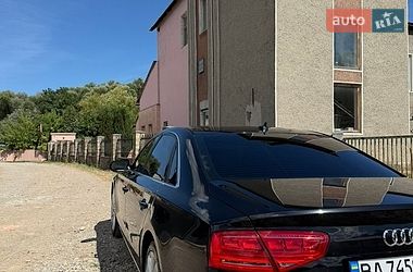 Седан Audi A8 2013 в Надворной