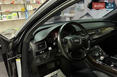 Седан Audi A8 2013 в Надворной
