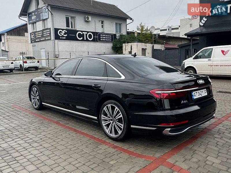 Седан Audi A8 2022 в Івано-Франківську