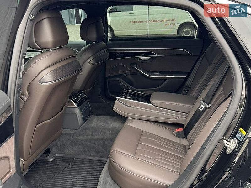 Седан Audi A8 2022 в Івано-Франківську