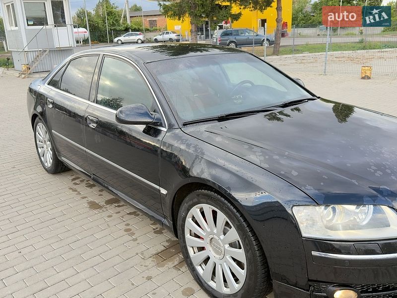 Седан Audi A8 2005 в Иваничах