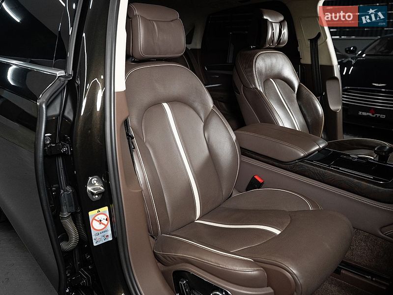 Седан Audi A8 2013 в Одесі