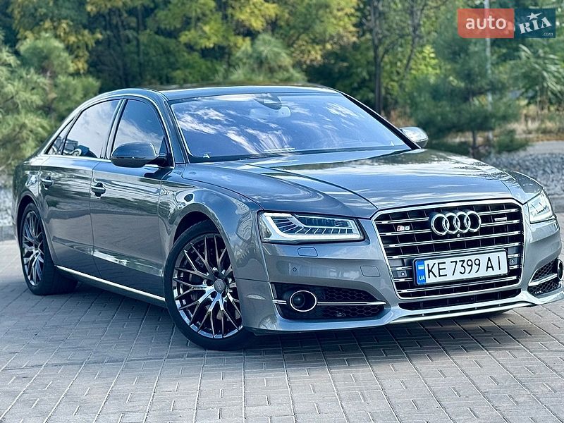 Седан Audi A8 2015 в Кам'янському