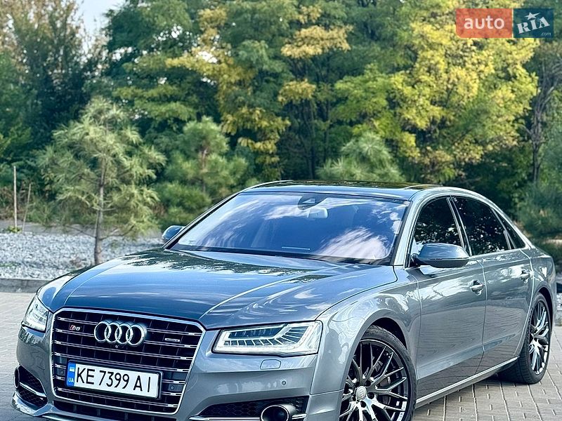 Седан Audi A8 2015 в Кам'янському