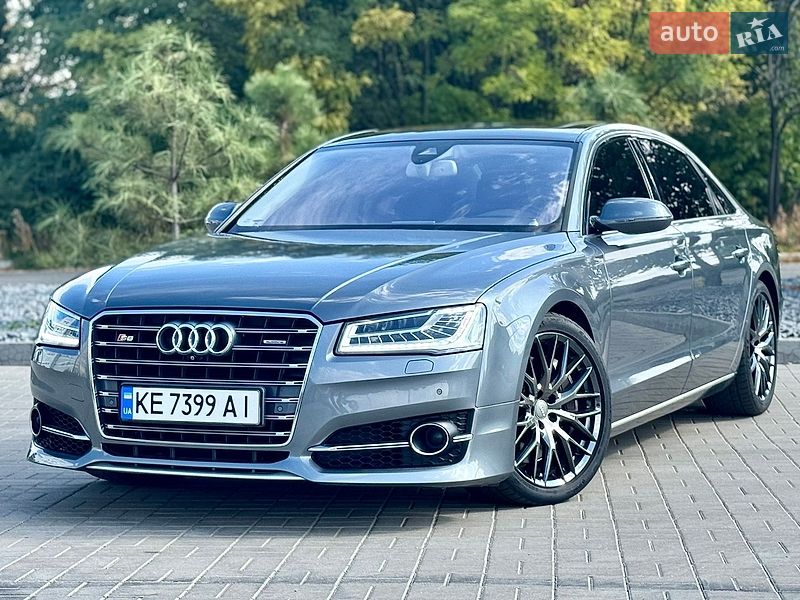 Седан Audi A8 2015 в Кам'янському
