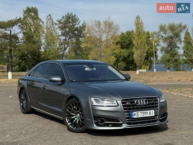 Седан Audi A8 2015 в Кам'янському