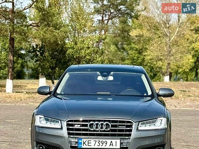 Седан Audi A8 2015 в Кам'янському