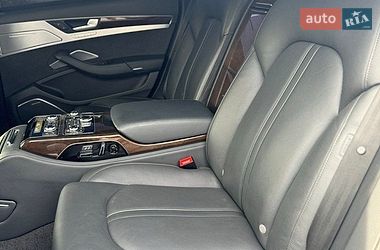 Седан Audi A8 2015 в Кам'янському